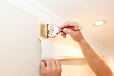 Pose de papier peint à Trévé — revêtements muraux et toiles de verre